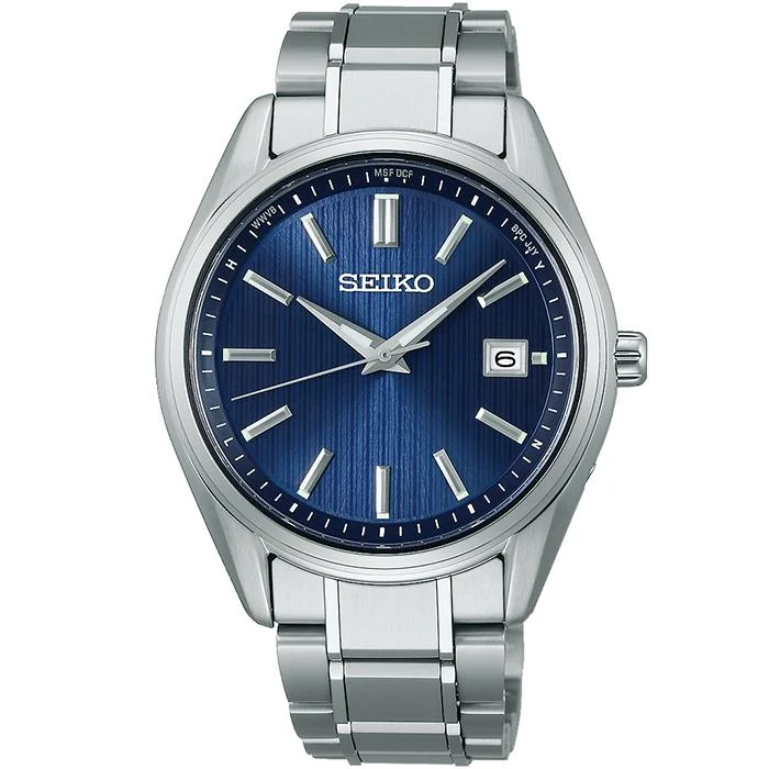 Orologio da uomo Seiko Selection Serie S Premium SBTM339 con movimento solare, radiocontrollato, tre lancette e cassa in titanio, colore blu navy.