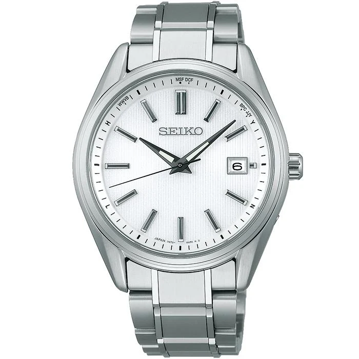 Orologio da uomo Seiko Selection Serie S Premium SBTM337 con movimento solare, radiocontrollato, tre lancette, in titanio e madreperla bianca.