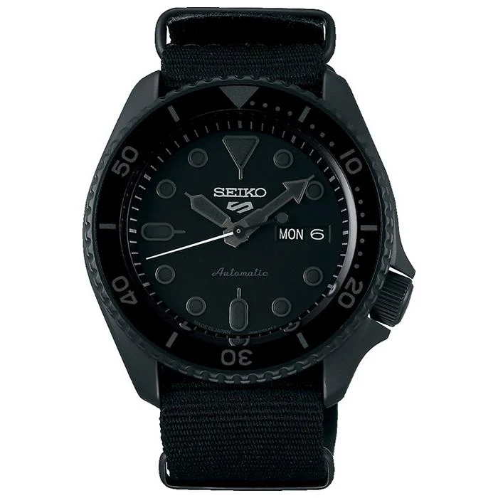 Orologio da uomo Seiko 5 Sports Street SBSA025, meccanico automatico, con cassa in nylon nero.