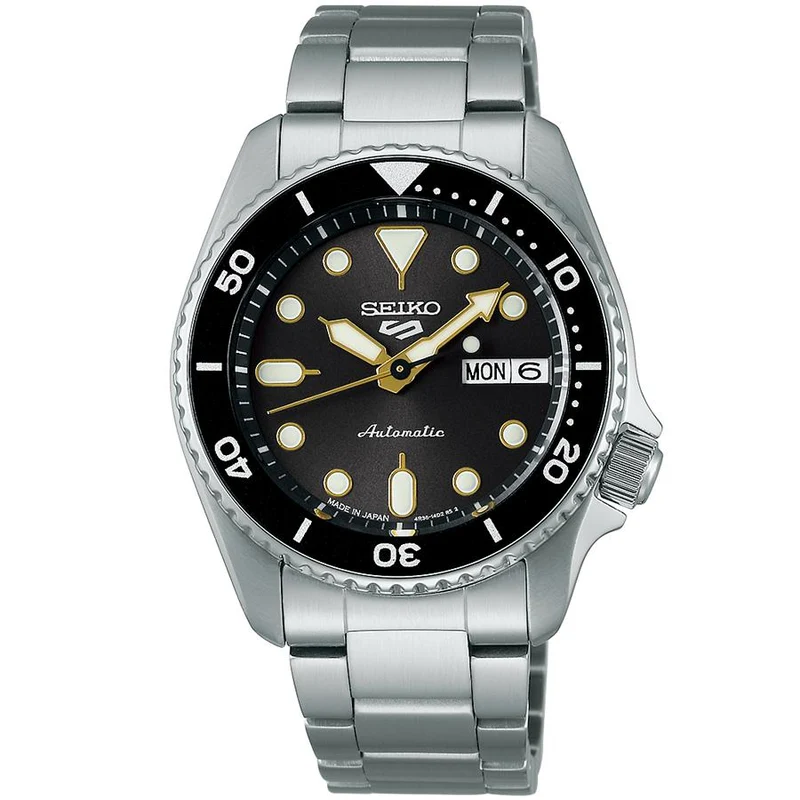 Orologio automatico da uomo Seiko 5 Sports SKX, modello di medie dimensioni SBSA301, con quadrante grigio e datario.
