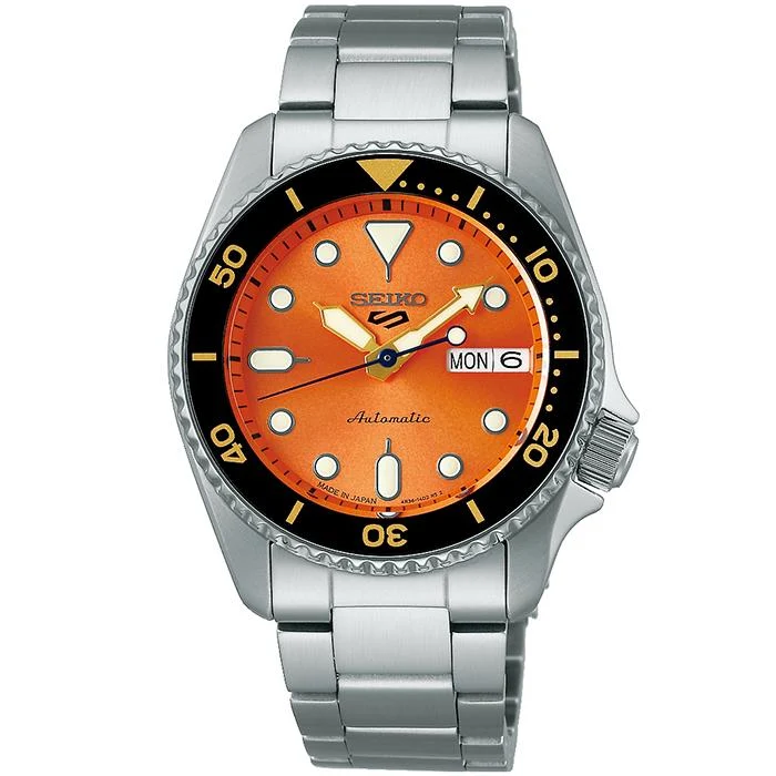 Orologio meccanico automatico da uomo Seiko 5 Sports SKX Sports Style modello SBSA231 di medie dimensioni con quadrante arancione