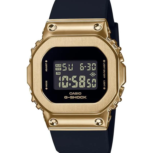 Orologio da uomo CASIO G-SHOCK GM-S5600GB-1JF con cassa in metallo nera e oro.