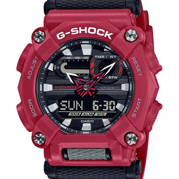 Orologio da uomo G-SHOCK CASIO GA-900-4AJF con lunetta a 10 punti dal design industriale e quadrante rosso.